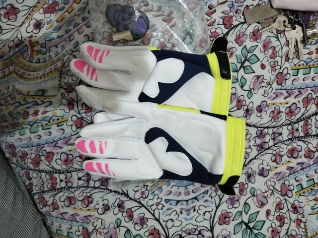 Se vendes guantes de moto nuevos 
