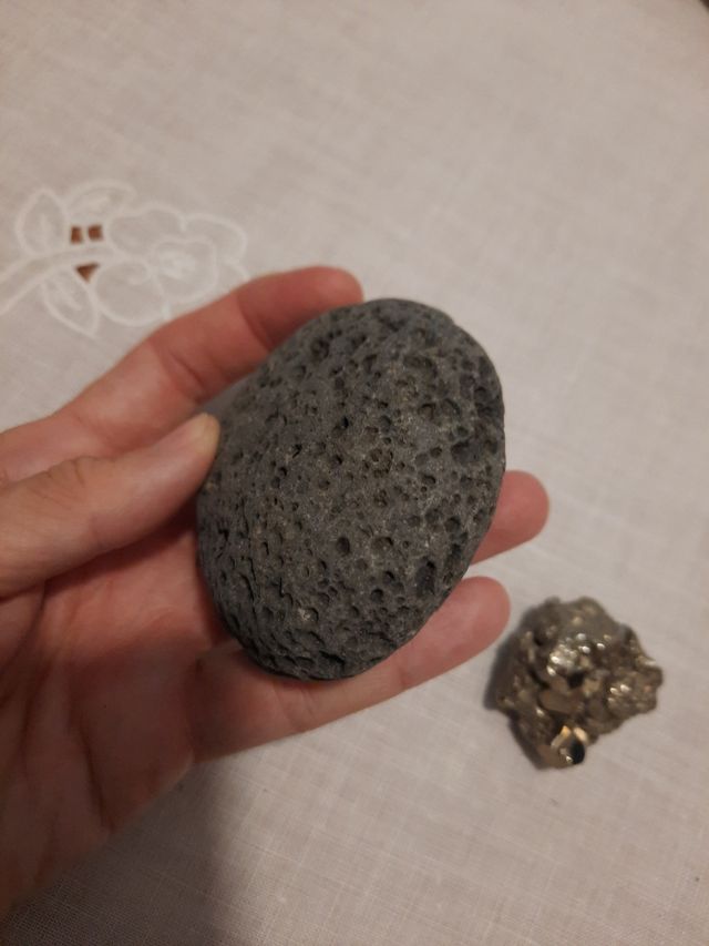 Minerali lava e pirite