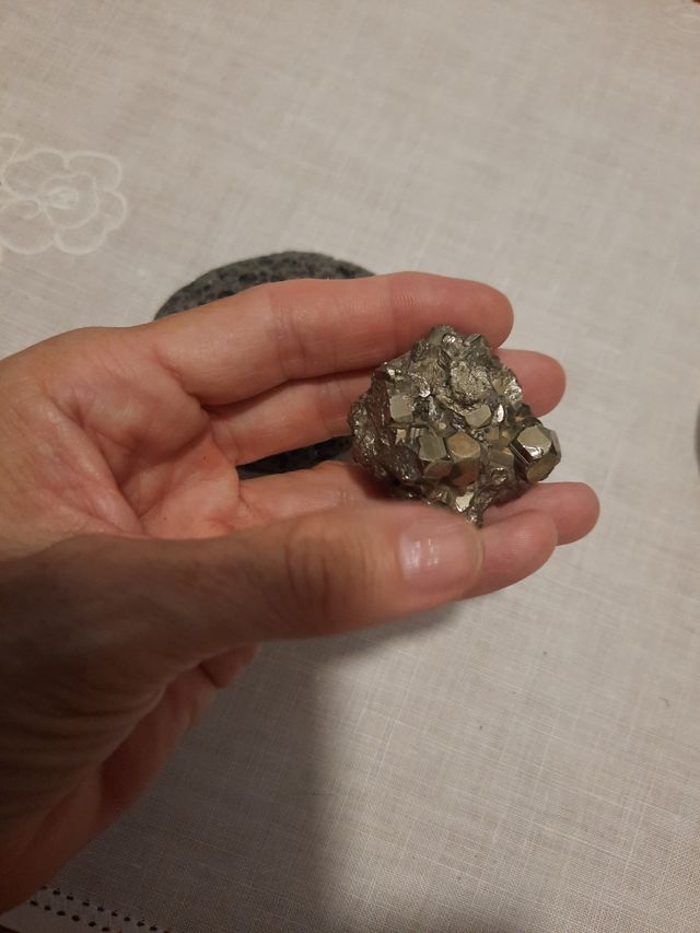 Minerali lava e pirite