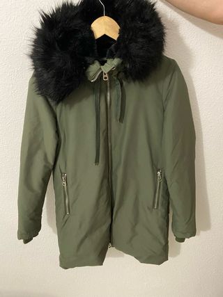 Abrigo zara impermeable y pluma
