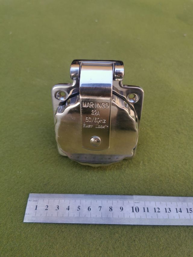 MARINCO Inox Toma alimentacion Barco 32A/50/60Hz