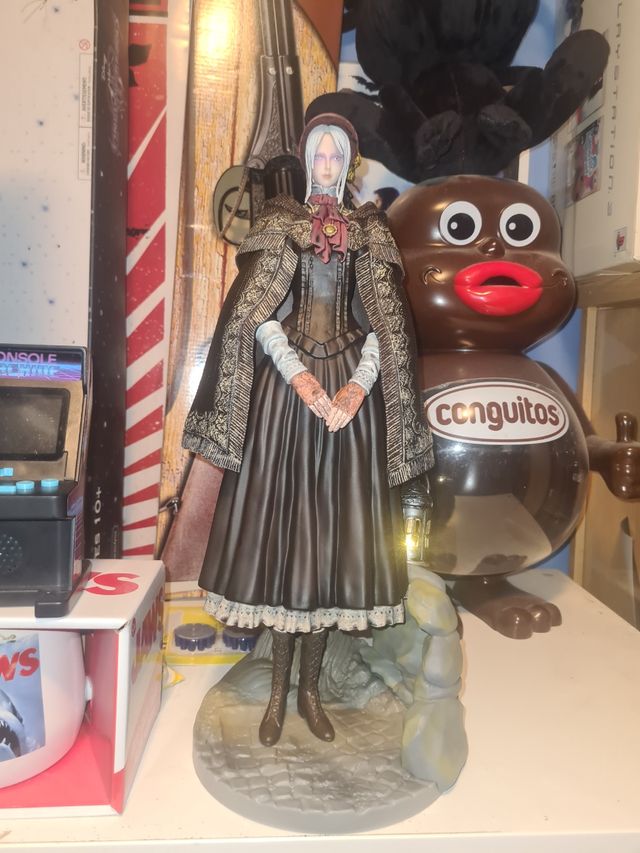 Figura bloodborne muñeca