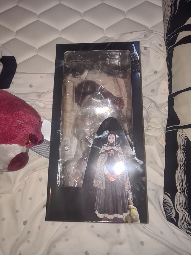 Figura bloodborne muñeca