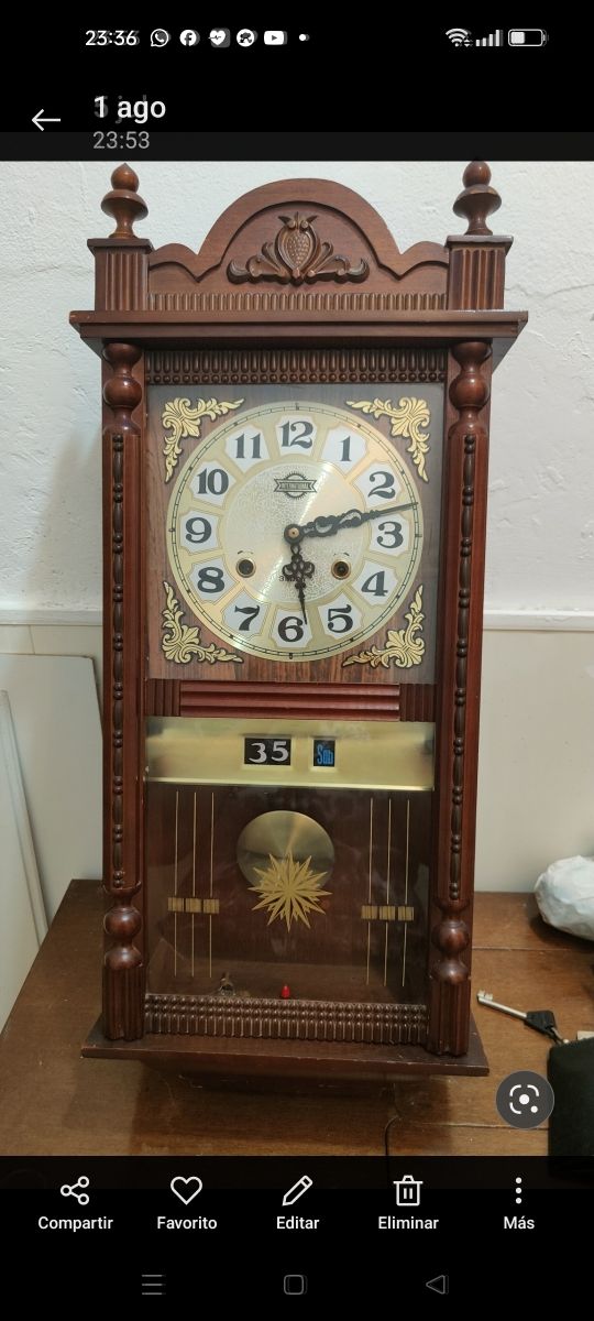 Reloj vintage de pared a cuerda