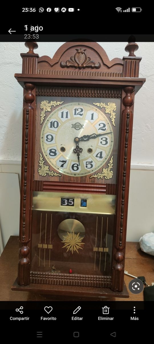 Reloj vintage de pared a cuerda