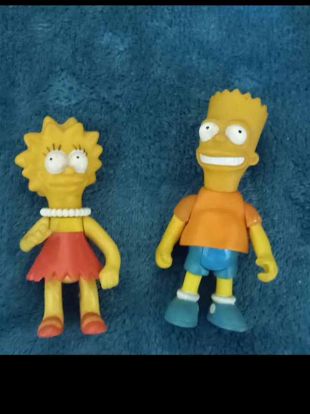 Figuras de Bart y Lisa Simpson