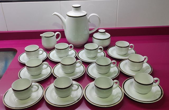 Juego café porcelana Santa Clara, muy elegante