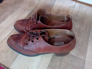 Zapatos con cordones