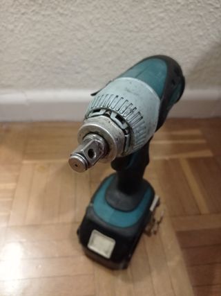 Llave de impacto Makita + 2 baterías
