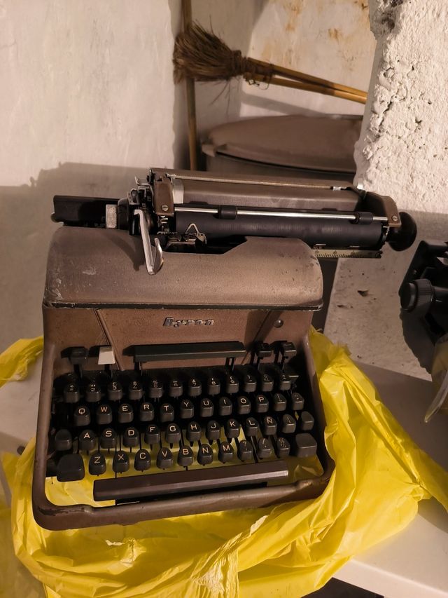 Máquina de escribir Byron