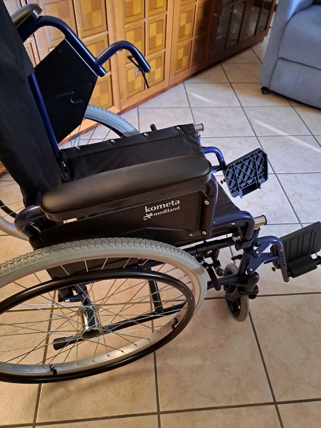 Carrozzina anziani