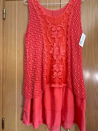 Vestido de encaje, nuevo, a estrenar.