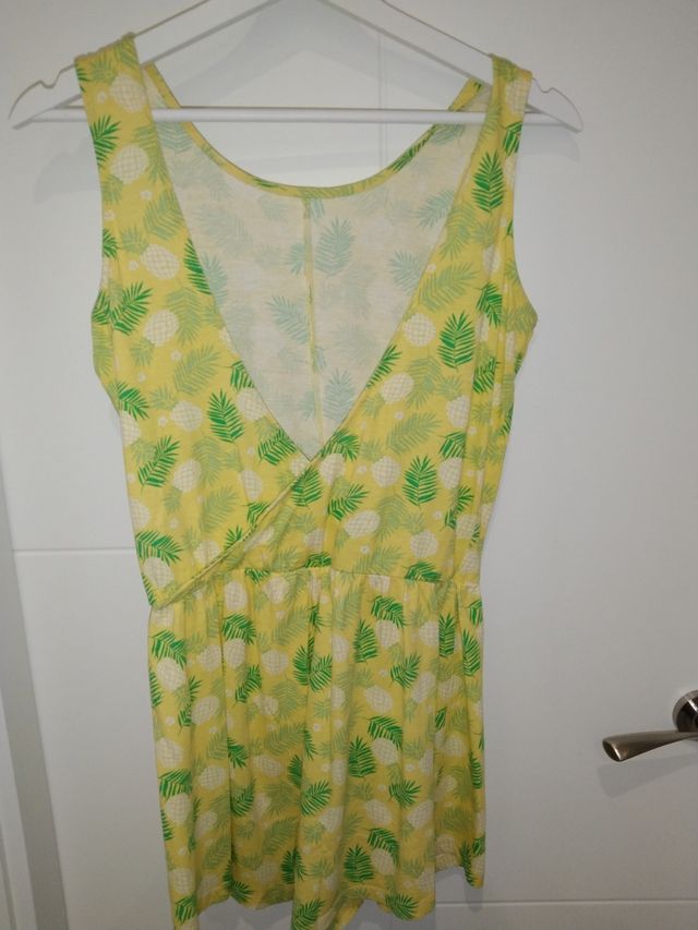 2 monos niña con abertura en la espalda