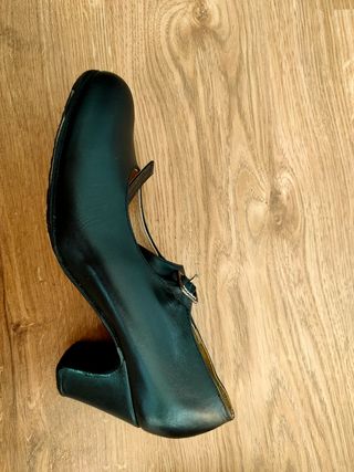 Calzado flamenco Menkes