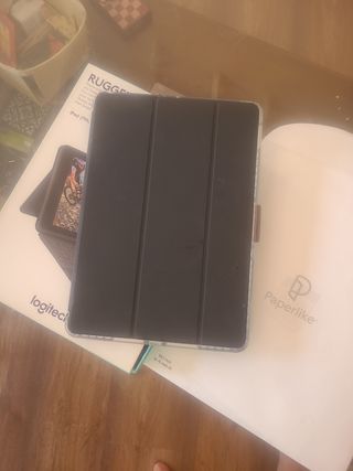 Ipad 9g 256Gb 1mes uso.Funda, teclado , lápiz