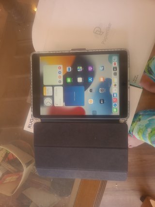 Ipad 9g 256Gb 1mes uso.Funda, teclado , lápiz