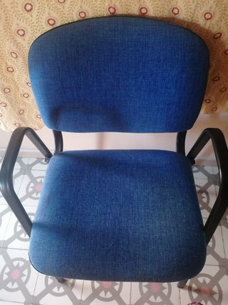 Set di 4 sedie da conferenza con braccioli