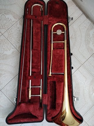 Trombón Yamaha ysl 354, Oró lacado