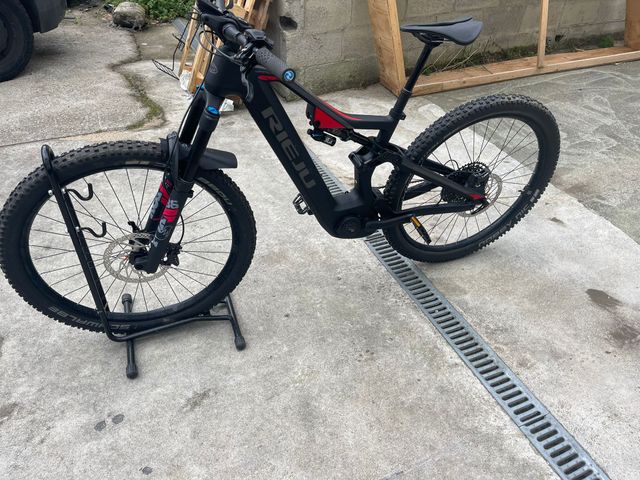 BICI ELÉCTRICA RIEJU MRT Plus CARBON 750W 2024