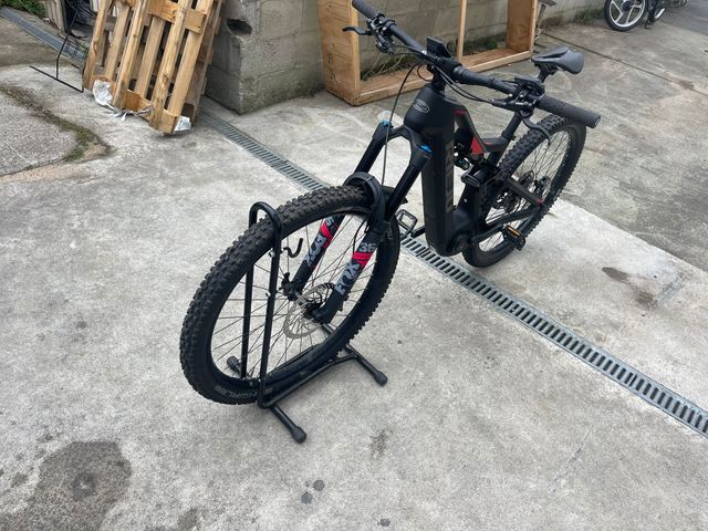 BICI ELÉCTRICA RIEJU MRT Plus CARBON 750W 2024