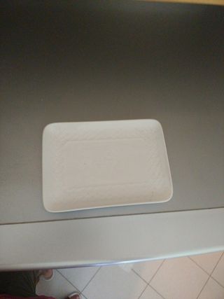Piattino rettangolare in ceramica