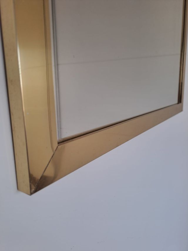 Espejo borde de madera dorada