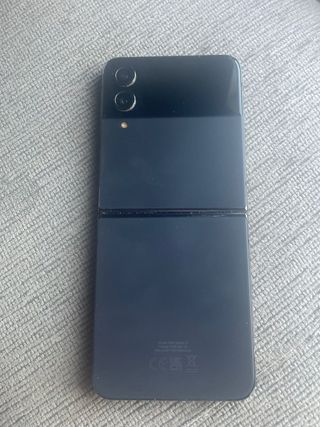 Samsung galaxy flip 4