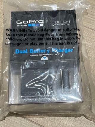 Cargador dual GoPro Hero4  y batería sin estrenar