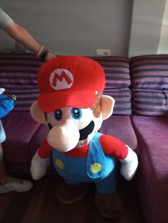 Peluche gigante de Mario Bros