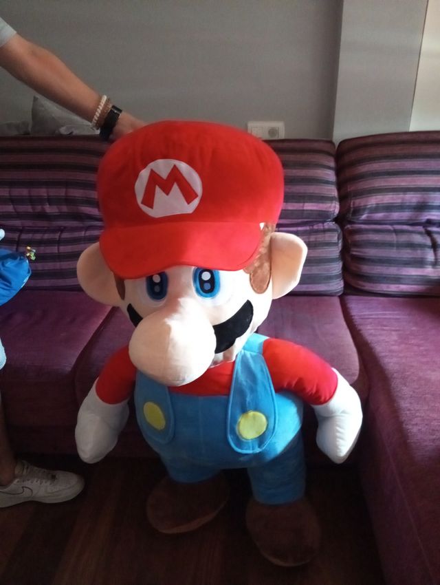 Peluche gigante de Mario Bros