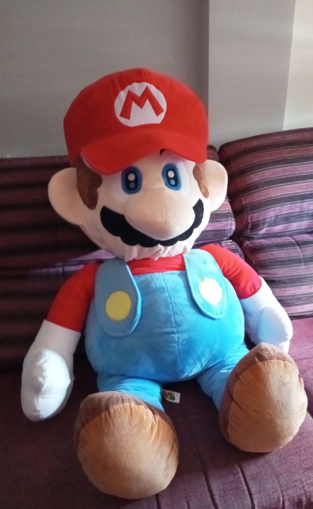 Peluche gigante de Mario Bros