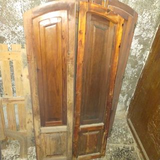 Ventana de madera medio punto