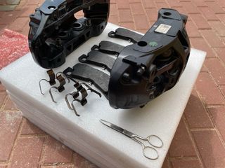 Pinzas Brembo Tesla Model S Plaid 4 pistones