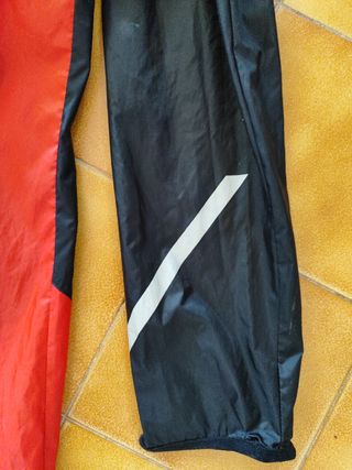CHUBASQUERO DEPORTIVO. Talla XL
