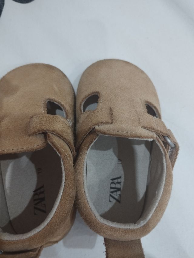 Zapatos bebe zara