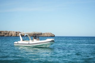 Barca 8 metros alquiler Menorca Norte