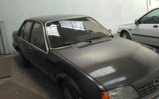 Opel Rekord 1986