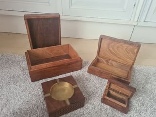 Lote 6 cajas de madera y cenicero 