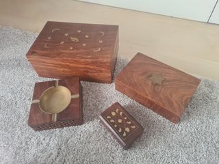 Lote 6 cajas de madera y cenicero 