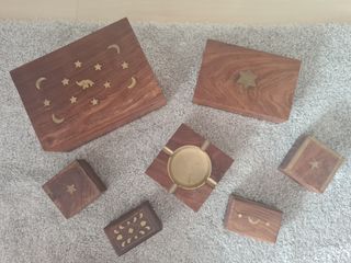 Lote 6 cajas de madera y cenicero 