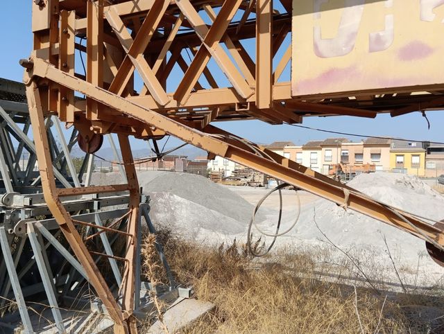 Grúa automontante Sáez S 20 22