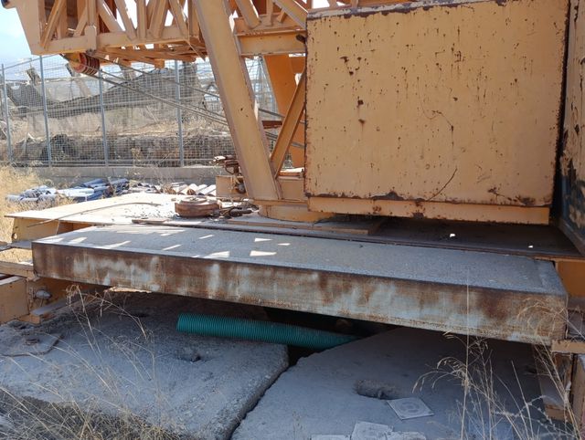 Grúa automontante Sáez S 20 22