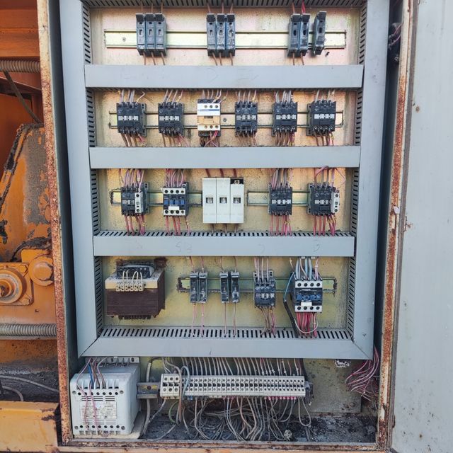 Grúa automontante Sáez S 20 22