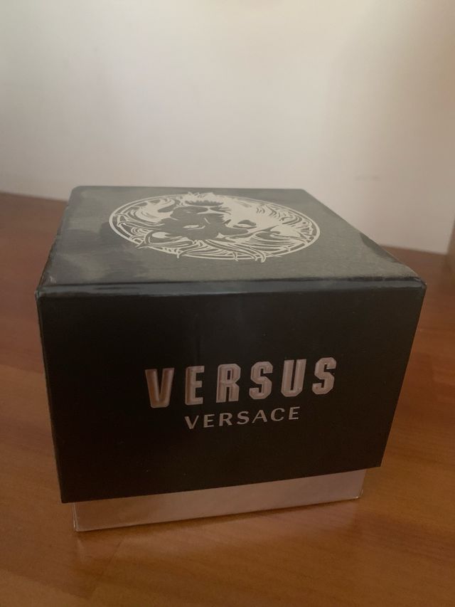 Reloj hombre versus versace