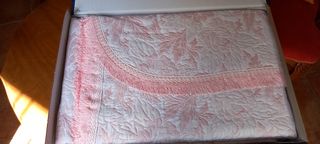 Copriletto due piazze rosa