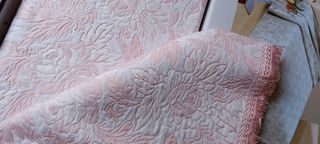 Copriletto due piazze rosa