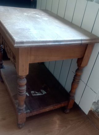 Mesilla de madera maciza