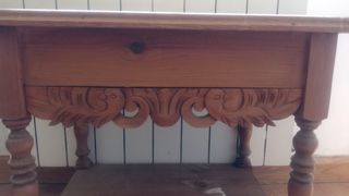 Mesilla de madera maciza