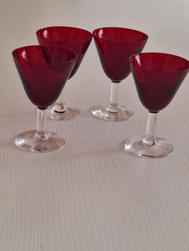 Copas rojas de cristal