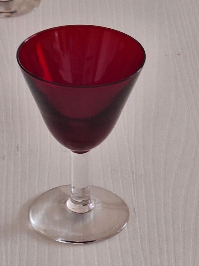 Copas rojas de cristal